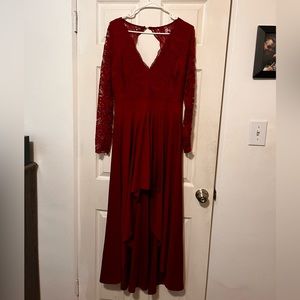 Beautiful red dress. Only when once. Size medium fits more like a large